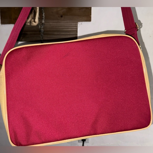 *SOLD* Bésame Cosmetics Messenger Bag *like new w/o tags - Picture 3 of 3